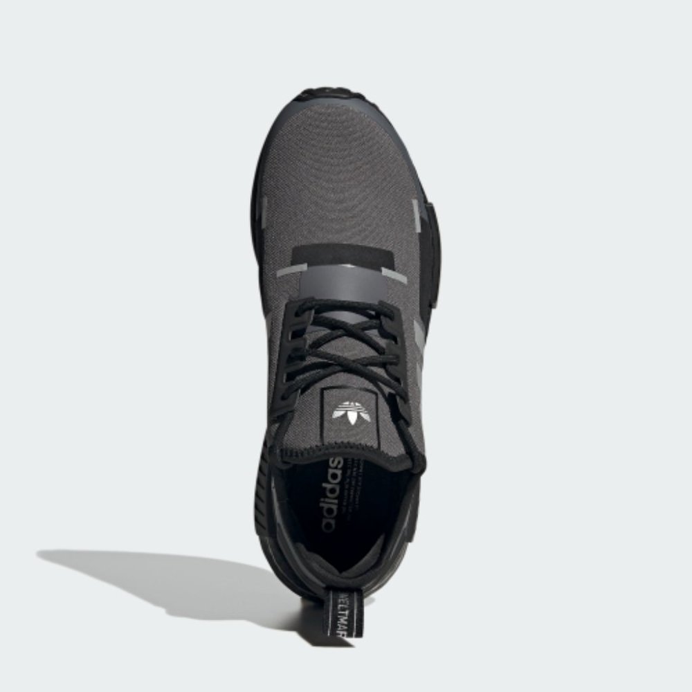 casual shoes